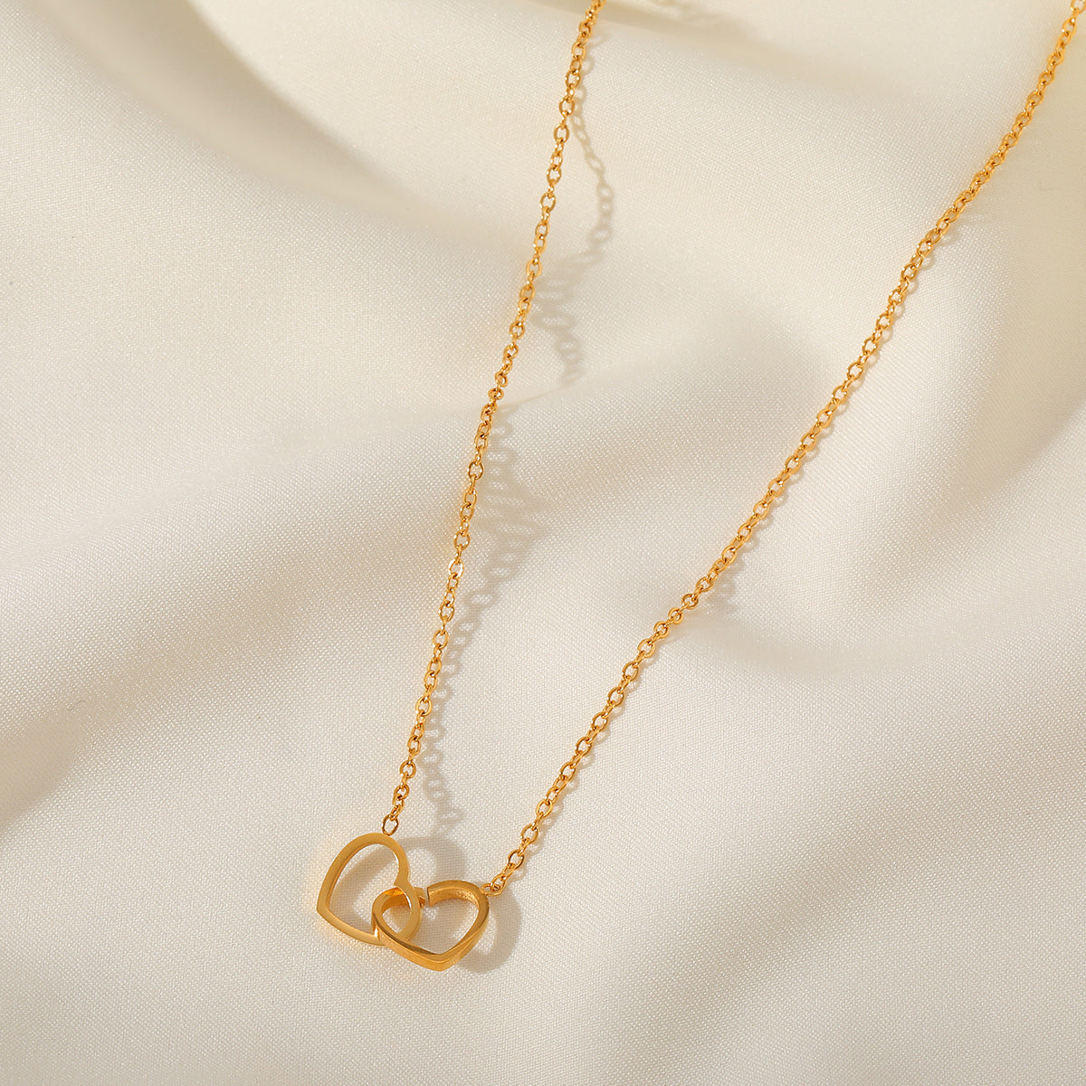 Love Word Necklace for Women Full Diamonds Dainty Necklace Rose Gold Plated Love Pendant Necklace with White CZ Elegant Women Jewelry Gift for Anniversaries & Valentine Day