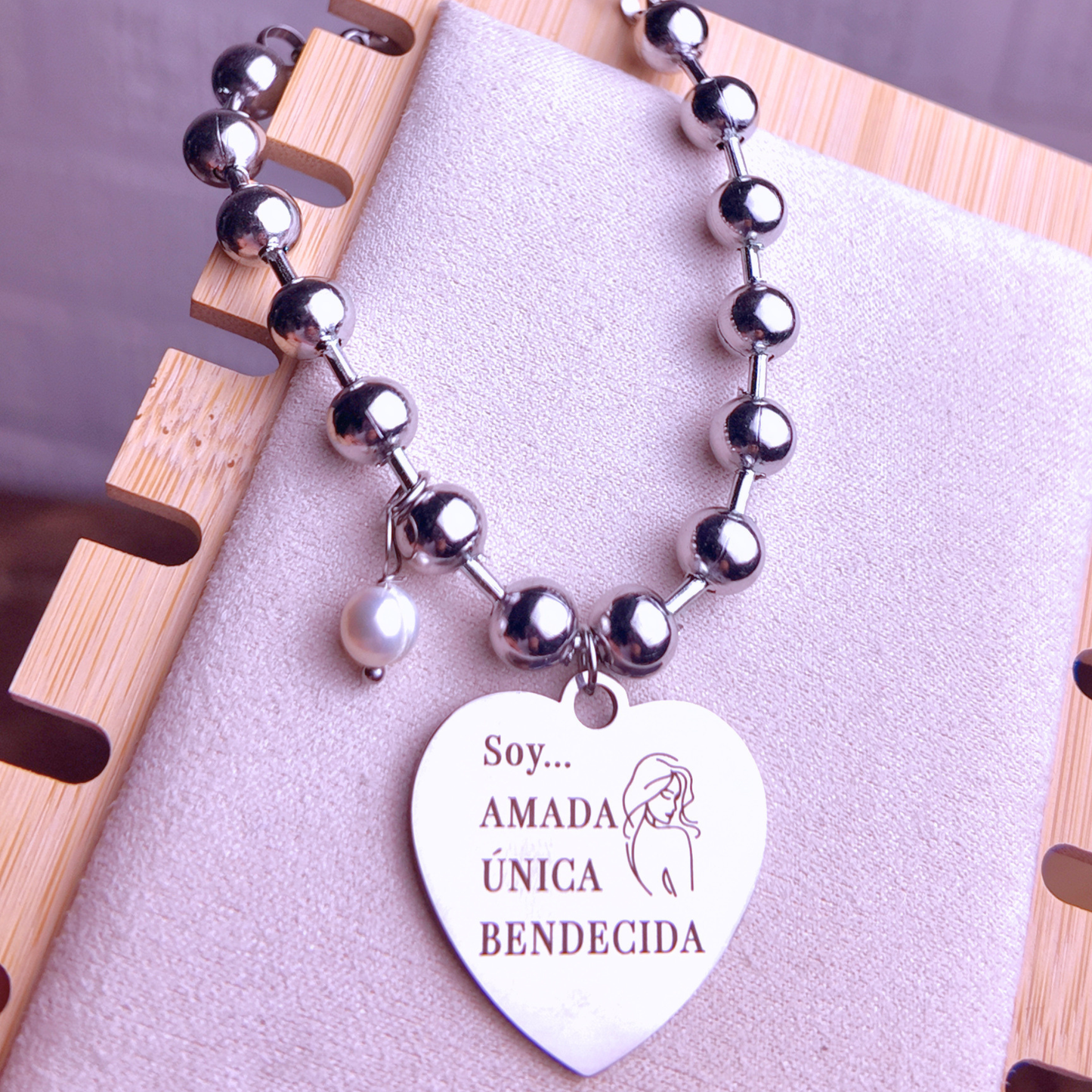 Pulsera: AMADA ÚNICA Y BENDECIDA